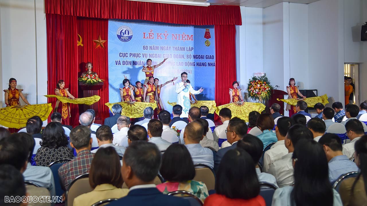 Cục Phục vụ Ngoại giao Đoàn đón nhận Huân chương Lao động hạng Nhất Cục Phục vụ Ngoại giao đoàn đón nhận Huân chương Lao động hạng Nhất