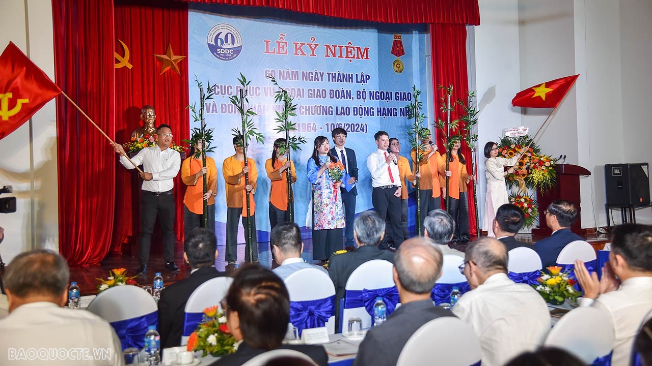 Cục Phục vụ Ngoại giao Đoàn đón nhận Huân chương Lao động hạng Nhất Cục Phục vụ Ngoại giao đoàn đón nhận Huân chương Lao động hạng Nhất