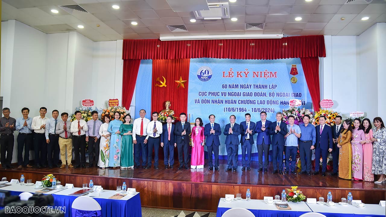 Cục Phục vụ Ngoại giao Đoàn đón nhận Huân chương Lao động hạng Nhất Cục Phục vụ Ngoại giao đoàn đón nhận Huân chương Lao động hạng Nhất