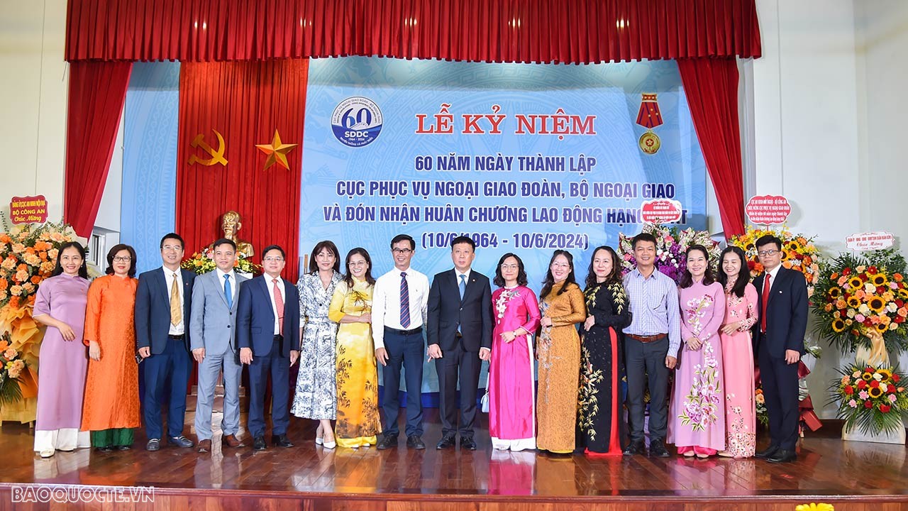 Cục Phục vụ Ngoại giao Đoàn đón nhận Huân chương Lao động hạng Nhất Cục Phục vụ Ngoại giao đoàn đón nhận Huân chương Lao động hạng Nhất