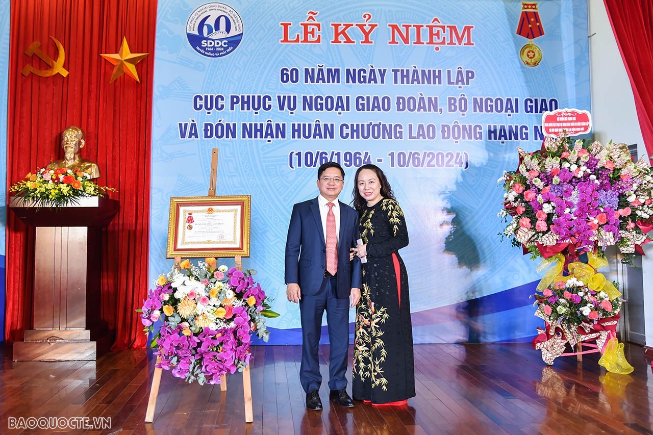 Cục Phục vụ Ngoại giao Đoàn đón nhận Huân chương Lao động hạng Nhất Cục Phục vụ Ngoại giao đoàn đón nhận Huân chương Lao động hạng Nhất