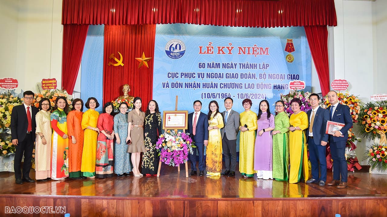 Cục Phục vụ Ngoại giao Đoàn đón nhận Huân chương Lao động hạng Nhất Cục Phục vụ Ngoại giao đoàn đón nhận Huân chương Lao động hạng Nhất