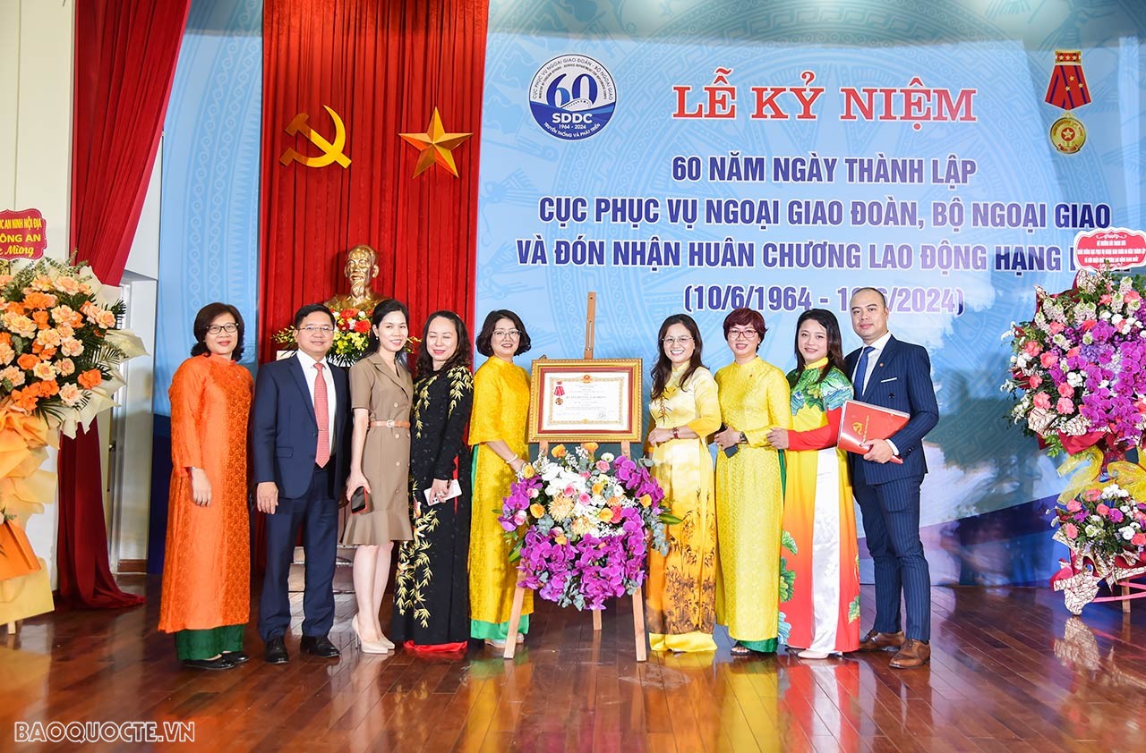 Cục Phục vụ Ngoại giao Đoàn đón nhận Huân chương Lao động hạng Nhất Cục Phục vụ Ngoại giao đoàn đón nhận Huân chương Lao động hạng Nhất