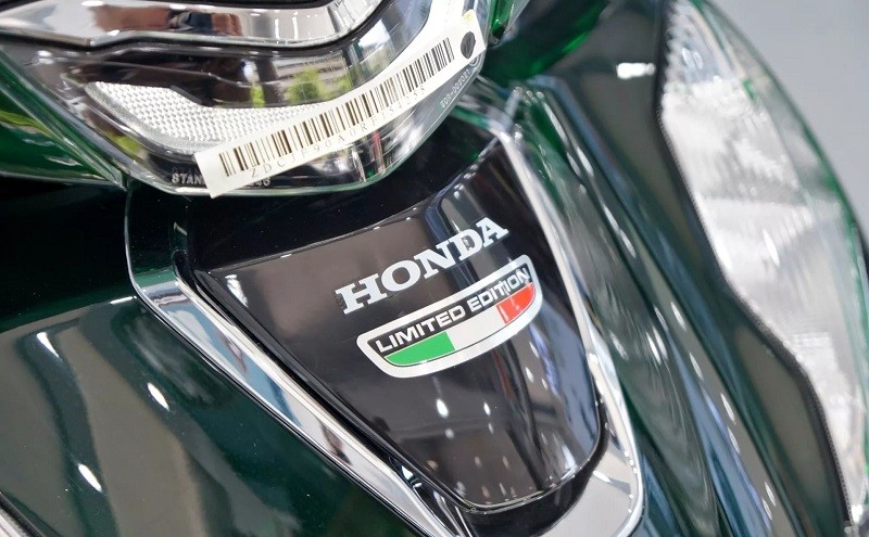 Cận cảnh Honda SH Vetro bản giới hạn vừa về Việt Nam, giá từ 140 triệu đồng Cận cảnh Honda SH Vetro bản giới hạn vừa về Việt Nam, giá từ 140 triệu đồng