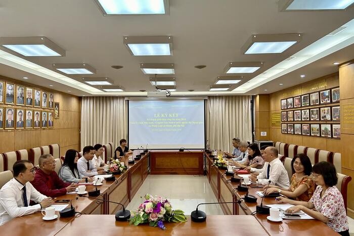 Tăng cường phối hợp hỗ trợ pháp lý cho người Việt Nam ở nước ngoài