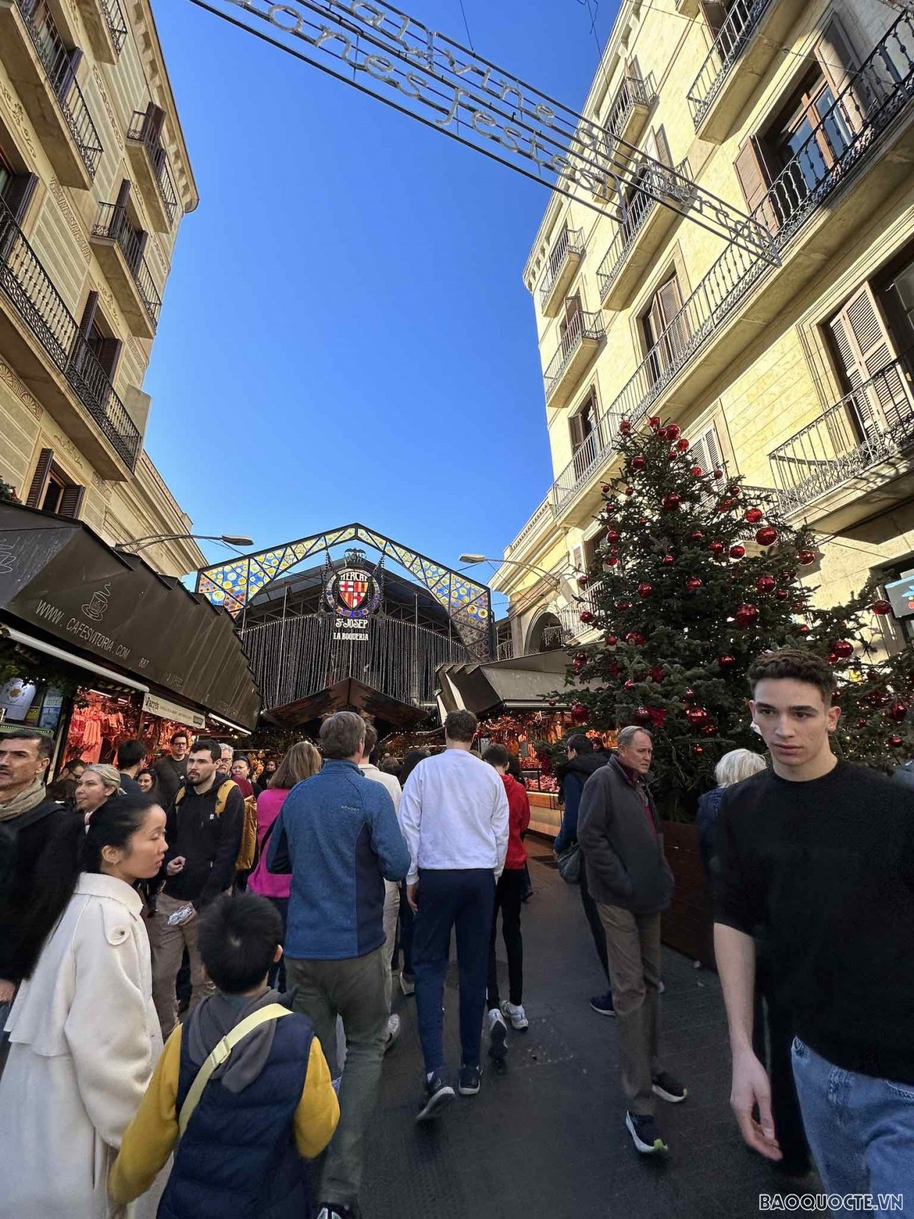 Du lịch Tây Ban Nha: Trải nghiệm ‘foodtour’ tại khu chợ biểu tượng của Barcelona