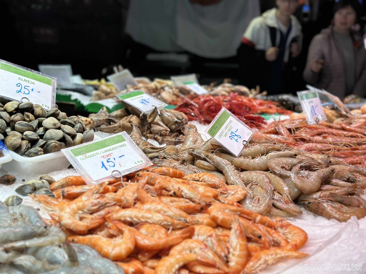 Du lịch Tây Ban Nha: Trải nghiệm ‘foodtour’ tại khu chợ biểu tượng của Barcelona