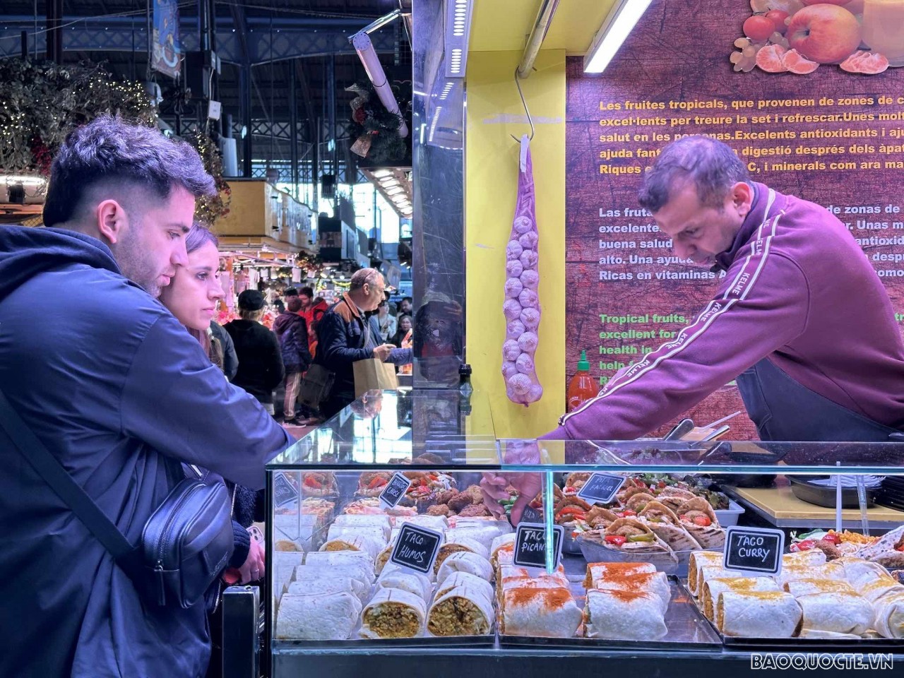 Du lịch Tây Ban Nha: Trải nghiệm ‘foodtour’ tại khu chợ biểu tượng của Barcelona
