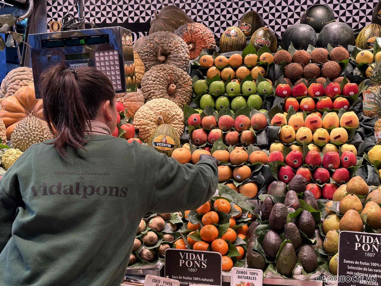 Du lịch Tây Ban Nha: Trải nghiệm ‘foodtour’ tại khu chợ biểu tượng của Barcelona