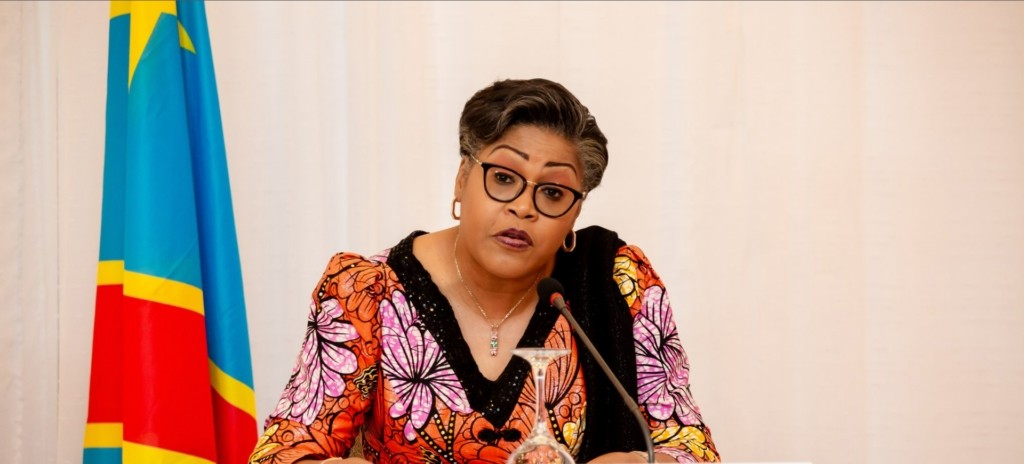 Nữ Thủ tướng đầu tiên của CHDC Congo tuyên thệ nhậm chức Nữ Thủ tướng đầu tiên của CHDC Congo tuyên thệ nhậm chức