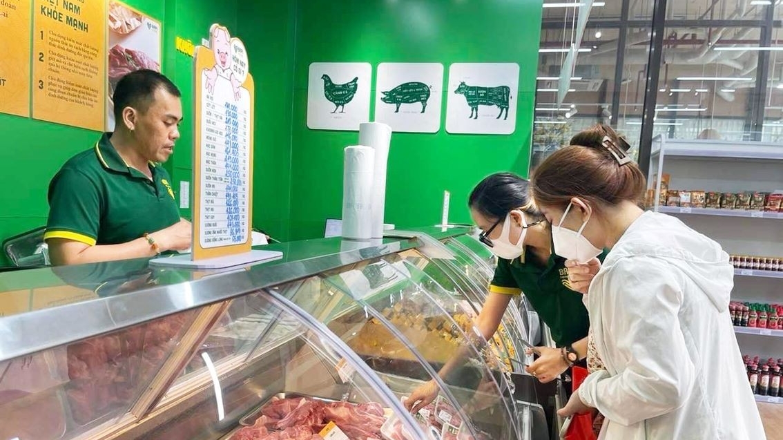 Giá heo hơi hôm nay 13/6: biên độ giá các miền nới rộng, giá heo hơi lập đỉnh mới