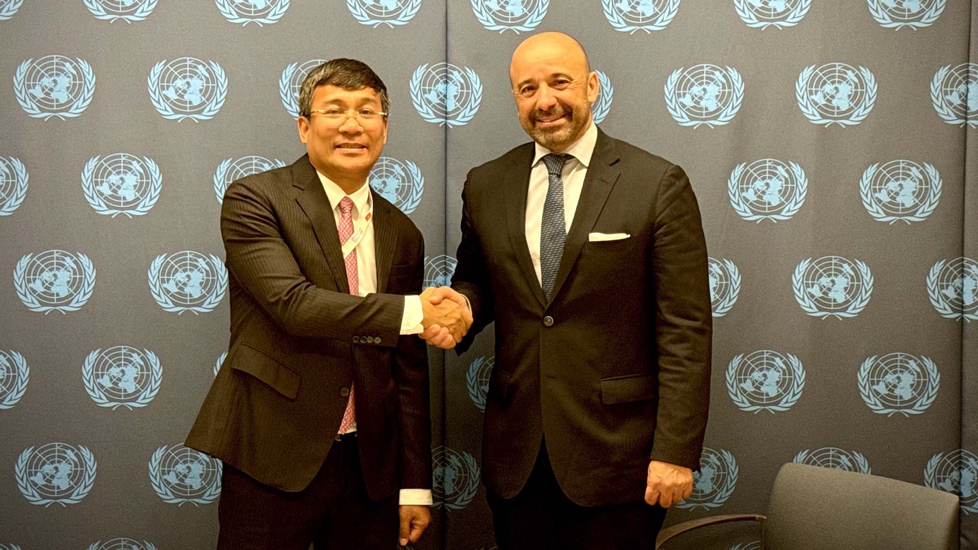 Việt Nam tham dự hội nghị các quốc gia thành viên Công ước Luật Biển của Liên hợp quốc lần thứ 34 Việt Nam tham dự hội nghị các quốc gia thành viên Công ước Luật Biển của Liên hợp quốc lần thứ 34