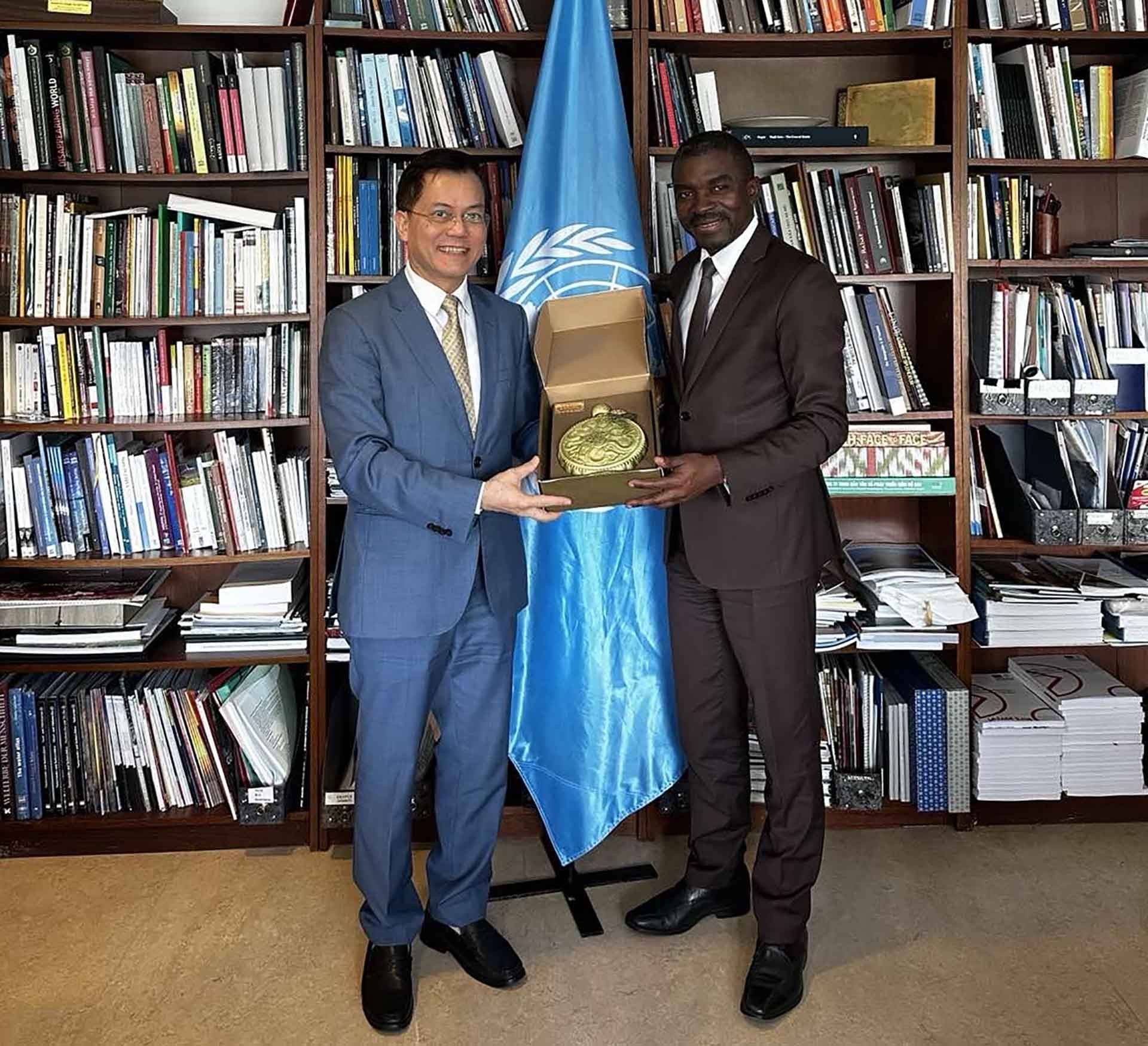 Việt Nam tăng cường hợp tác song phương với UNESCO và các quốc gia thành viên