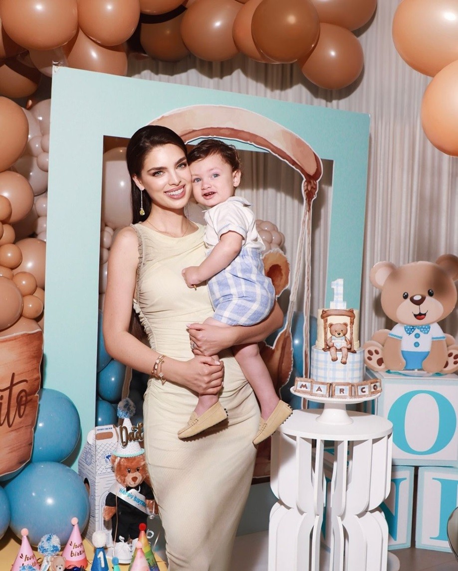 Hình ảnh đáng yêu của con trai Hoa hậu Hoàn vũ Paraguay Nadia Ferreira và nghệ sĩ nhạc Latinh Marc Anthony