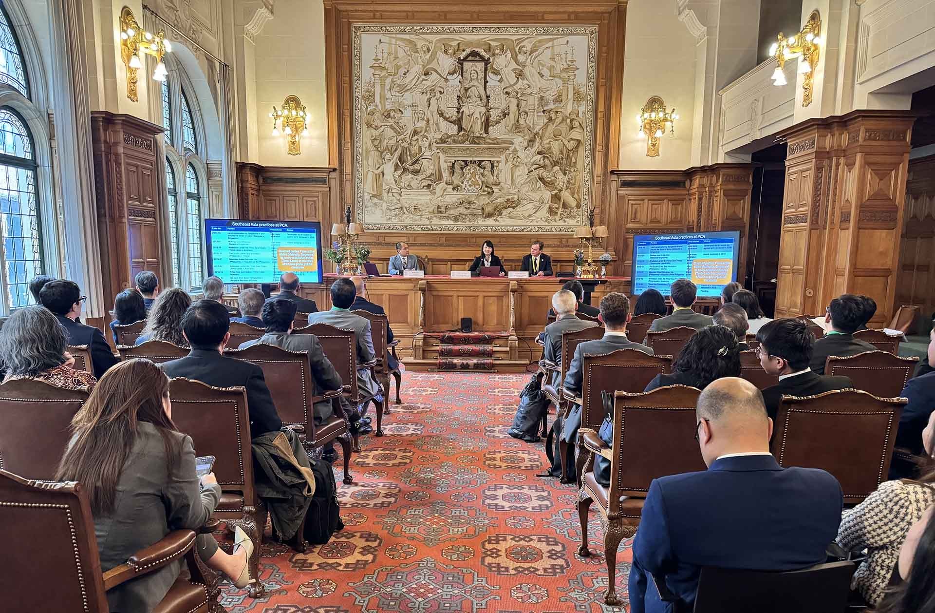 Thứ trưởng Thường trực Nguyễn Minh Vũ tham dự lễ kỷ niệm 125 năm thành lập Tòa trọng tài thường trực