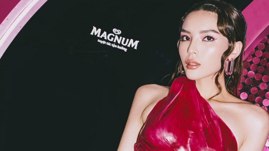 Thời trang gợi cảm của Hoa hậu Nguyễn Cao Kỳ Duyên