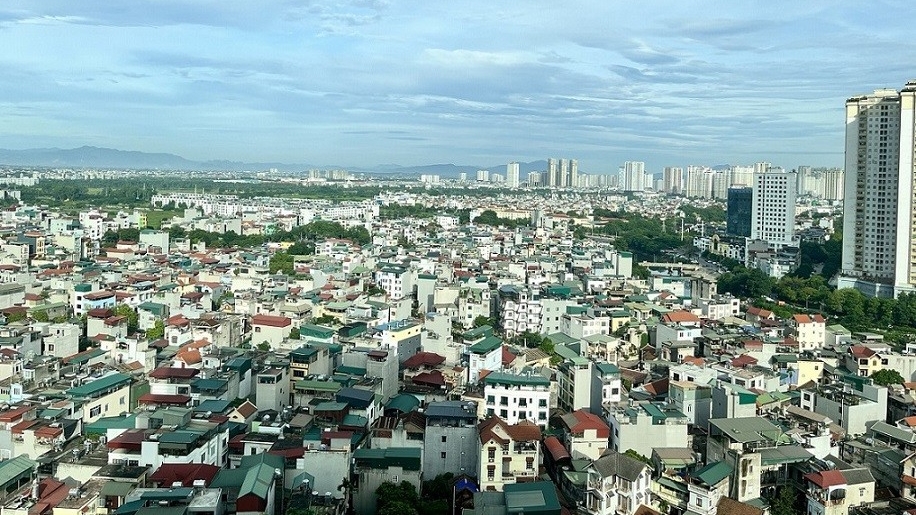 Bất động sản: Nhà đầu tư có thể mắc kẹt với chung cư sau sốt giá, lý do Bắc Giang hủy 102 dự án, điều kiện chuyển nhượng quyền sử dụng đất