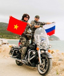 Mối tình Việt-Nga xuyên thời gian