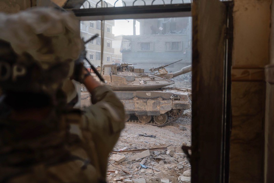 Quân của Lực lượng Phòng vệ Israel hoạt động ở Rafah phía Nam Gaza, trong một bức ảnh phát hành ngày 15 tháng 6 năm 2024. (Nguồn: Times of Israel) Quân của Lực lượng Phòng vệ Israel hoạt động ở Rafah phía Nam Gaza, trong một bức ảnh phát hành ngày 15 tháng 6 năm 2024. (Nguồn: Times of Israel)