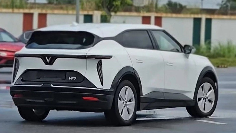 Xe điện VinFast VF 7S lộ diện bên trong nhà máy
