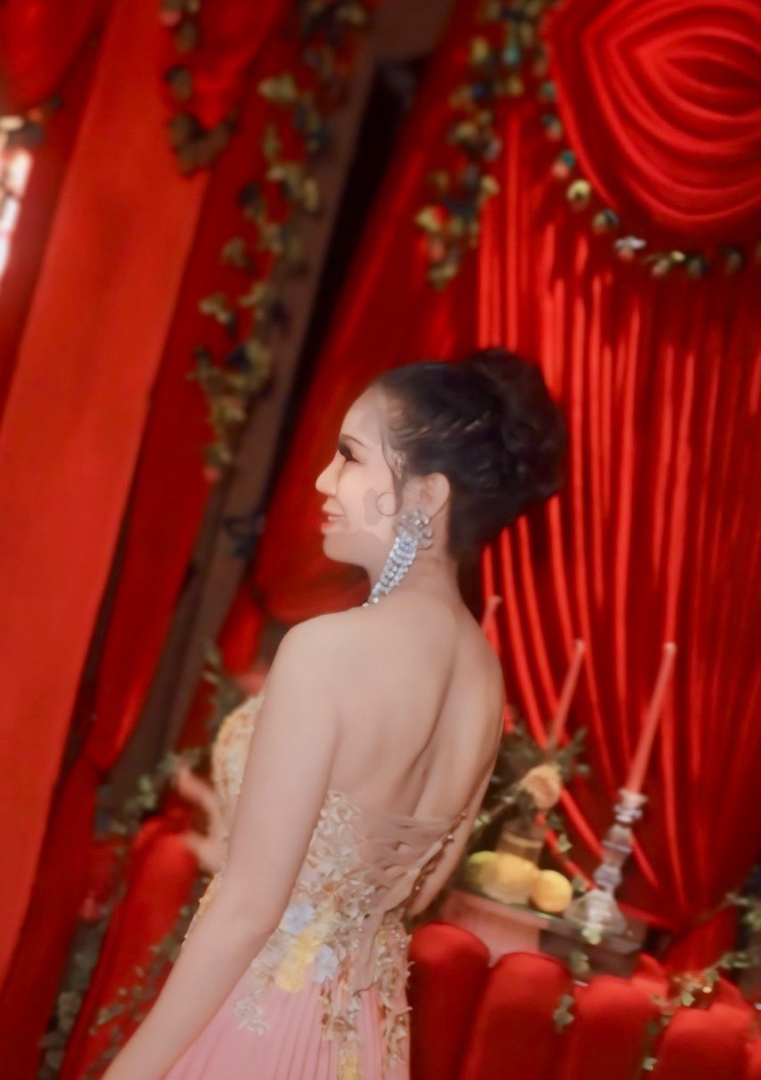 Hoa hậu sắc đẹp hoàn vũ Thanh Hằng quyến rũ với bộ ảnh tại Rose villa Hoa hậu sắc đẹp hoàn vũ Thanh Hằng quyến rũ với bộ ảnh tại Rose villa