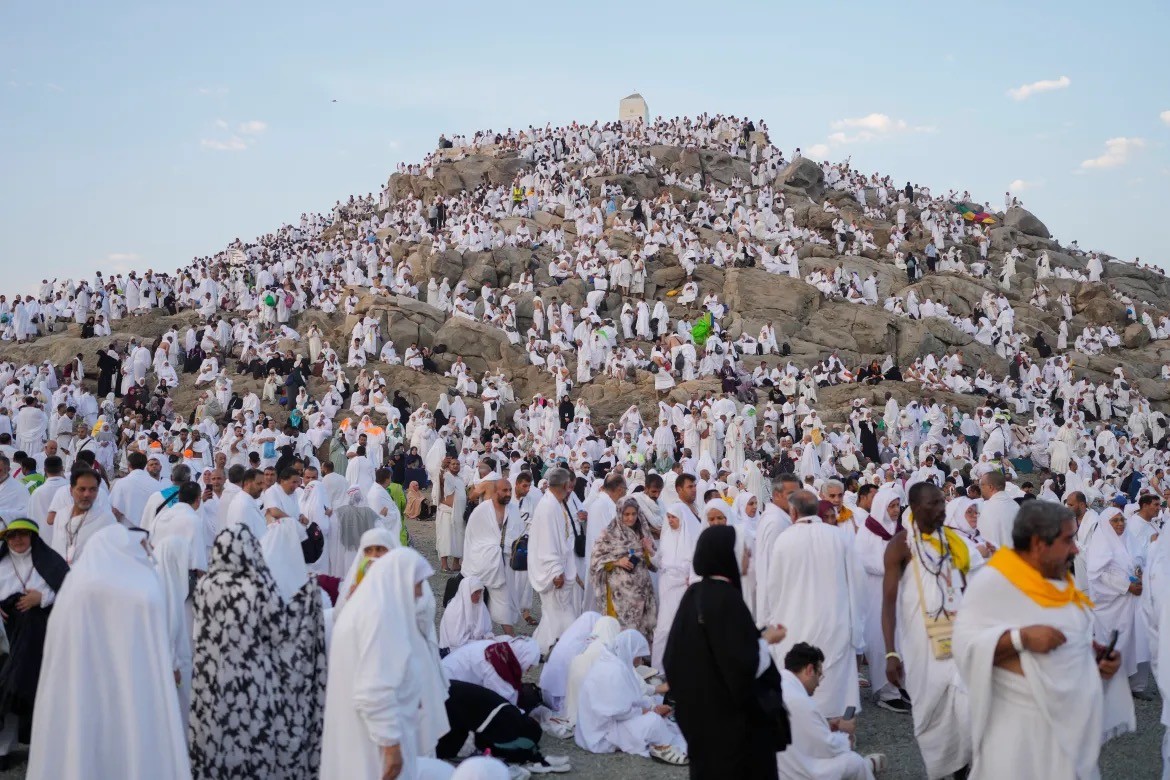 Hàng triệu người Hồi giáo hội tụ về núi Arafat dự lễ hành hương Hajj Hàng triệu người Hồi giáo hội tụ về núi Arafat dự lễ hành hương Hajj