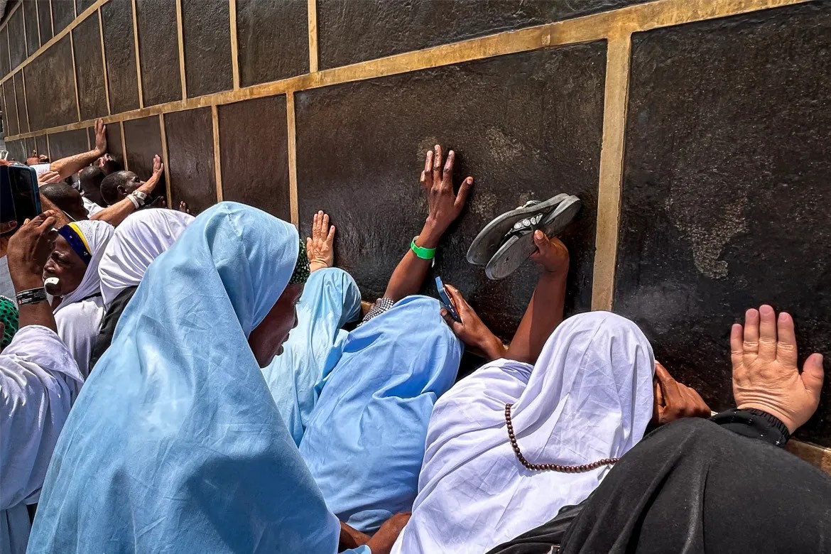 Hàng triệu người Hồi giáo hội tụ về núi Arafat dự lễ hành hương Hajj Hàng triệu người Hồi giáo hội tụ về núi Arafat dự lễ hành hương Hajj