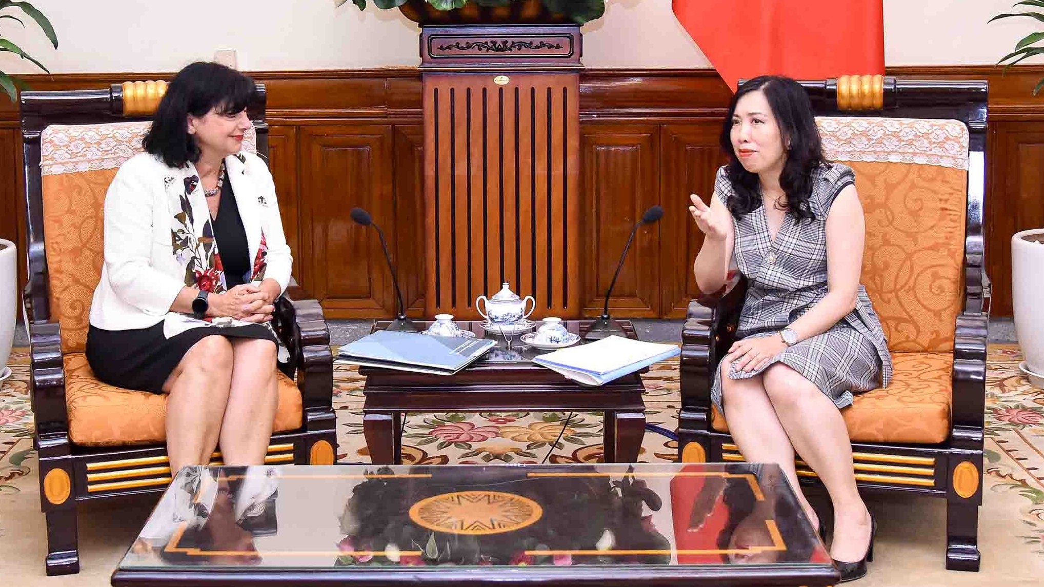 Thứ trưởng Ngoại giao Lê Thị Thu Hằng tiếp Tổng thư ký Bộ Ngoại giao và các vấn đề châu Âu Slovenia