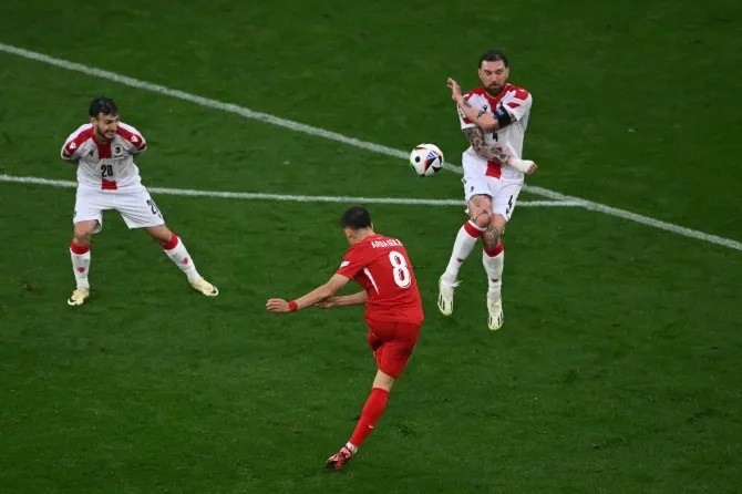 Arda Guler ghi bàn thắng đẹp nhất EURO 2024, tính đến thời điểm này. (Nguồn: AFP) Arda Guler ghi bàn thắng đẹp nhất EURO 2024, tính đến thời điểm này. (Nguồn: AFP)
