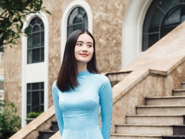 Hoa hậu Ý Nhi cuốn hút với thời trang đa phong cách