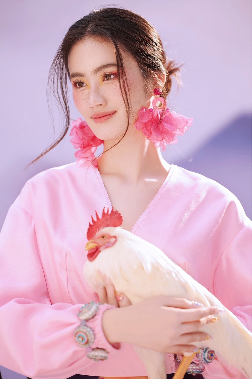 Bộ ảnh Hoa hậu Ý Nhi và hai Á hậu Bộ ảnh Hoa hậu Ý Nhi và hai Á hậu