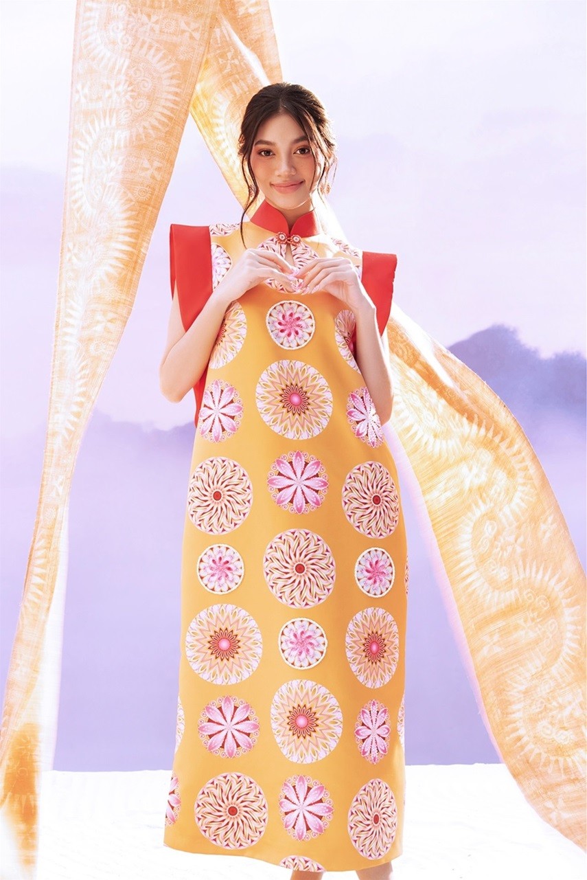 Hoa hậu Ý Nhi và hai Á hậu làm mẫu, giới thiệu bộ sưu tập đậm nét văn hóa vùng cao Tây Bắc Hoa hậu Ý Nhi và hai Á hậu làm mẫu, giới thiệu bộ sưu tập đậm nét văn hóa vùng cao Tây Bắc