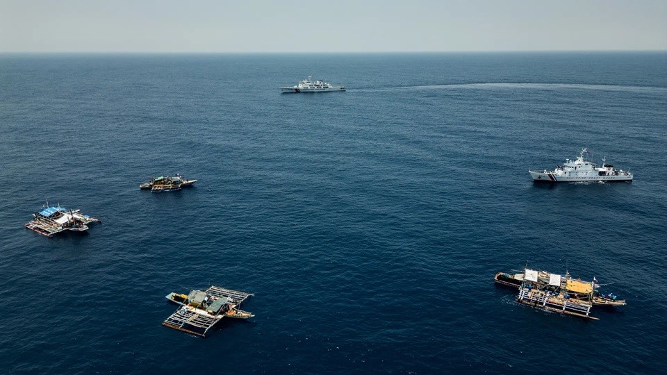 Các nước dồn dập 'đánh tiếng' đến Trung Quốc về Biển Đông, nhấn mạnh thượng tôn luật pháp quốc tế Các nước dồn dập 'đánh tiếng' đến Trung Quốc về Biển Đông, nhấn mạnh thượng tôn luật pháp quốc tế