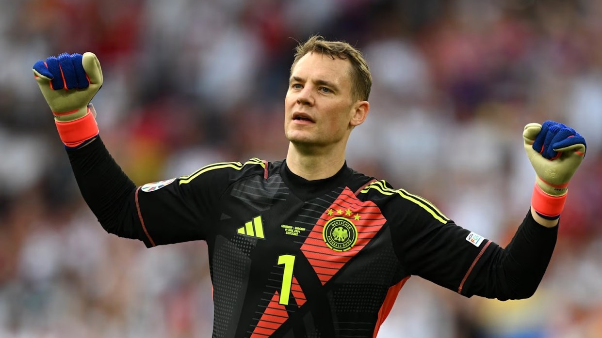 Thủ môn Manuel Neuer xô đổ nhiều kỷ lục tại EURO