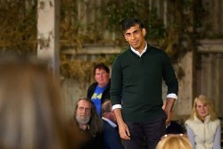 Bầu cử Anh: Kết quả thăm dò báo tín hiệu không vui cho Thủ tướng Sunak, nguy cơ đảng Bảo thủ cầm quyền trở thành 