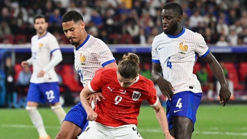 Ngoài Kylian Mbappe, tuyển Pháp thêm hai ca trụ cột chấn thương hàng trung vệ