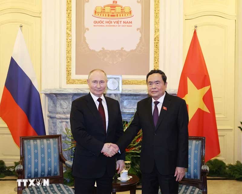 Chủ tịch Quốc hội Trần Thanh Mẫn hội kiến Tổng thống Liên bang Nga Vladimir Putin. (Nguồn: TTXVN) Chủ tịch Quốc hội Trần Thanh Mẫn hội kiến Tổng thống Liên bang Nga Vladimir Putin. (Nguồn: TTXVN)