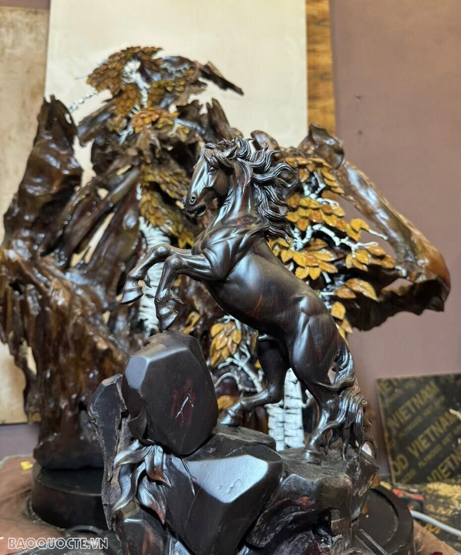 Món quà biểu tượng cho tình hữu nghị Việt Nam-Nga dành tặng Tổng thống Putin Món quà biểu tượng cho tình hữu nghị Việt Nam-Nga dành tặng Tổng thống Putin