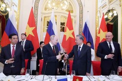 Chủ tịch nước Tô Lâm chủ trì chiêu đãi trọng thể Tổng thống Nga Vladimir Putin