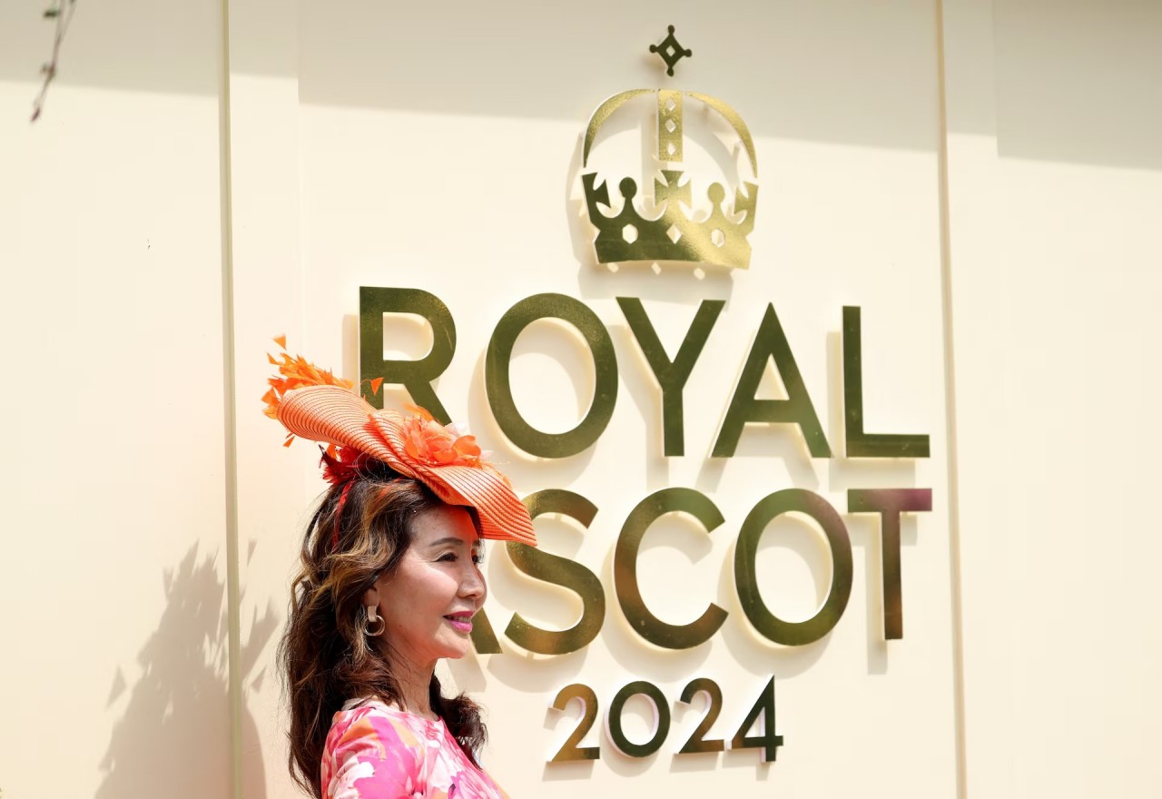 Royal Ascot 2024: Những chiếc mũ có một không 2 tại lễ đua ngựa thường niên của Hoàng gia Anh Royal Ascot 2024: Những chiếc mũ có một không 2 tại lễ đua ngựa thường niên của Hoàng gia Anh