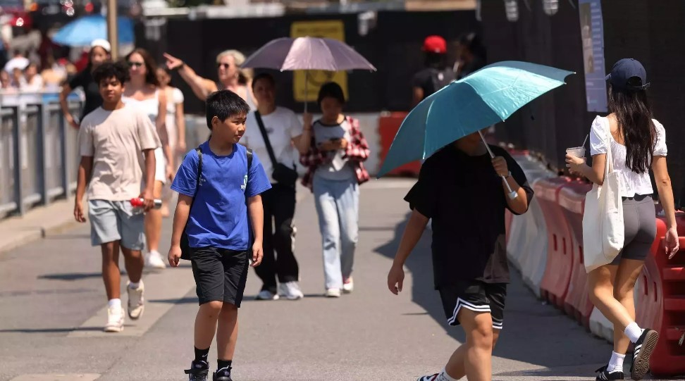 Người dân toàn cầu kêu gọi tăng cường hành động chống biến đổi khí hậu. (Nguồn: Hurriyet Daily News) Người dân toàn cầu kêu gọi tăng cường hành động chống biến đổi khí hậu. (Nguồn: Hurriyet Daily News)