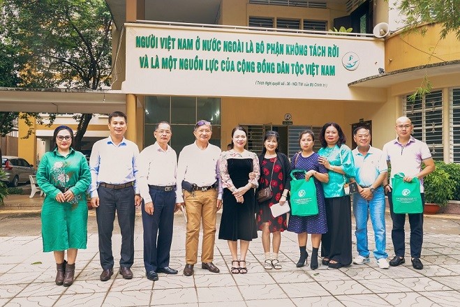 Hành trình kiều bào với biển đảo quê hương năm 2024 Hành trình kiều bào với biển đảo quê hương năm 2024