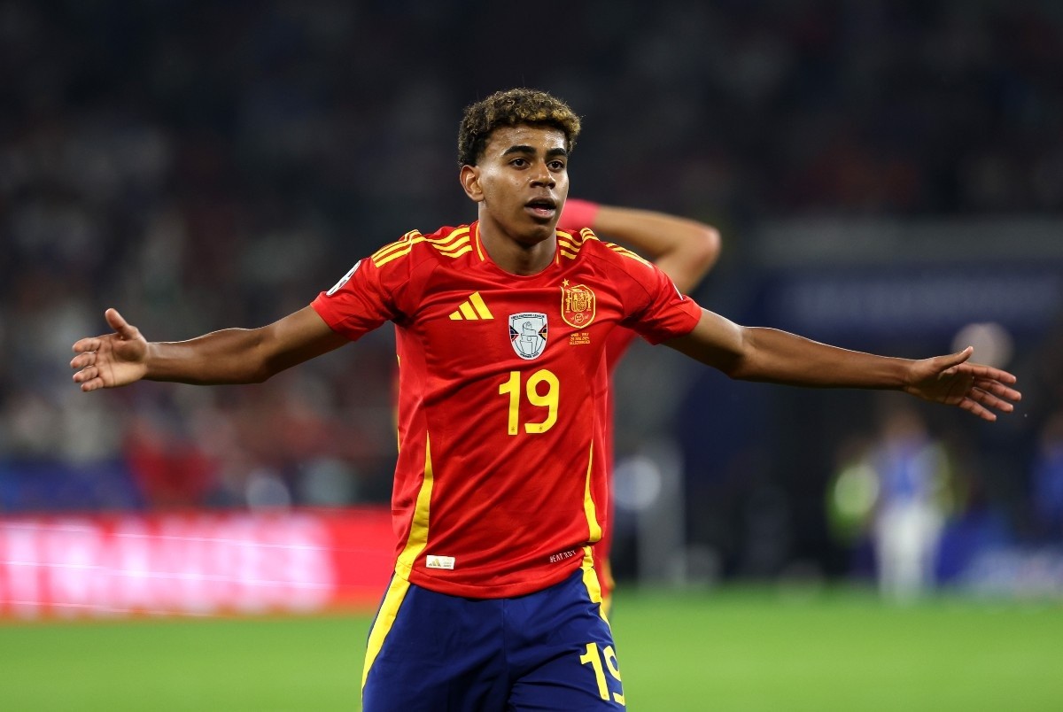 Tuyển Tây Ban Nha có nguy cơ phạm pháp tại Đức vì thần đồng 16 tuổi Lamine Yamal