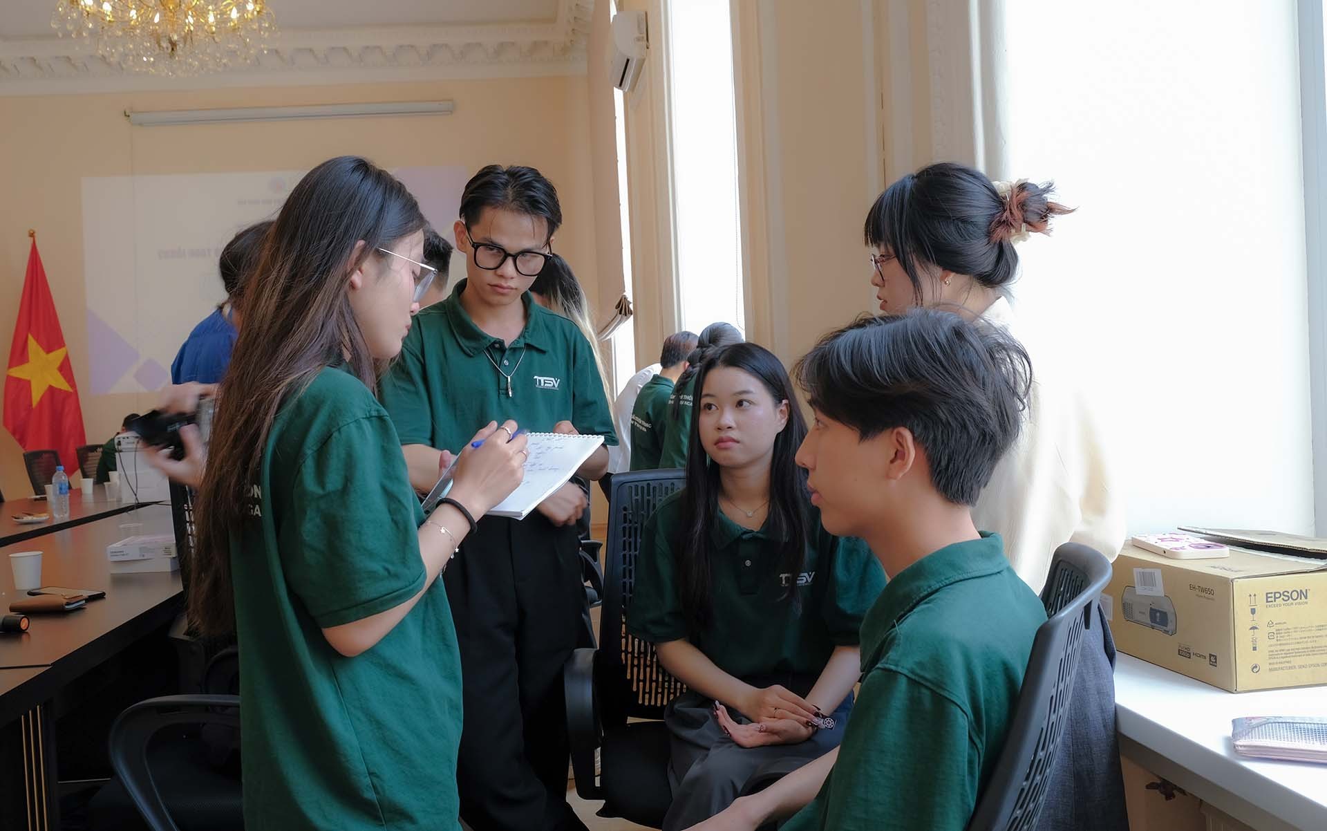 Sinh viên Việt Nam tại Nga hoàn thành xuất sắc chuỗi hoạt động nâng cao nghiệp vụ truyền thông Sinh viên Việt Nam tại Nga hoàn thành xuất sắc chuỗi hoạt động nâng cao nghiệp vụ truyền thông