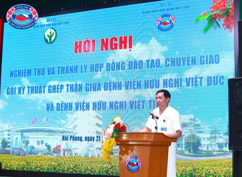 TS.BSCKII Nguyễn Quang Tập – Bí thư Đảng ủy, Chủ tịch Hội đồng quản lý Bệnh viện Hữu Nghị Việt Tiệp phát biểu tại Hội nghị TS.BSCKII Nguyễn Quang Tập – Bí thư Đảng ủy, Chủ tịch Hội đồng quản lý Bệnh viện Hữu Nghị Việt Tiệp phát biểu tại Hội nghị