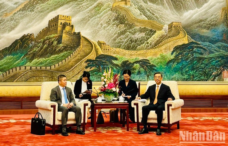 Tăng cường hiểu biết giữa các tầng lớp nhân dân Việt Nam-Trung Quốc Tăng cường hiểu biết giữa các tầng lớp nhân dân Việt Nam-Trung Quốc