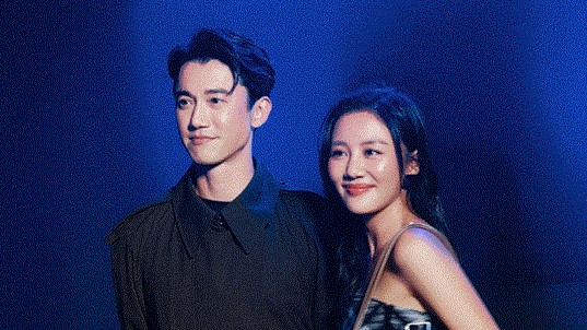 Hình ảnh ca sĩ Văn Mai Hương tại sự kiện thời trang quốc tế