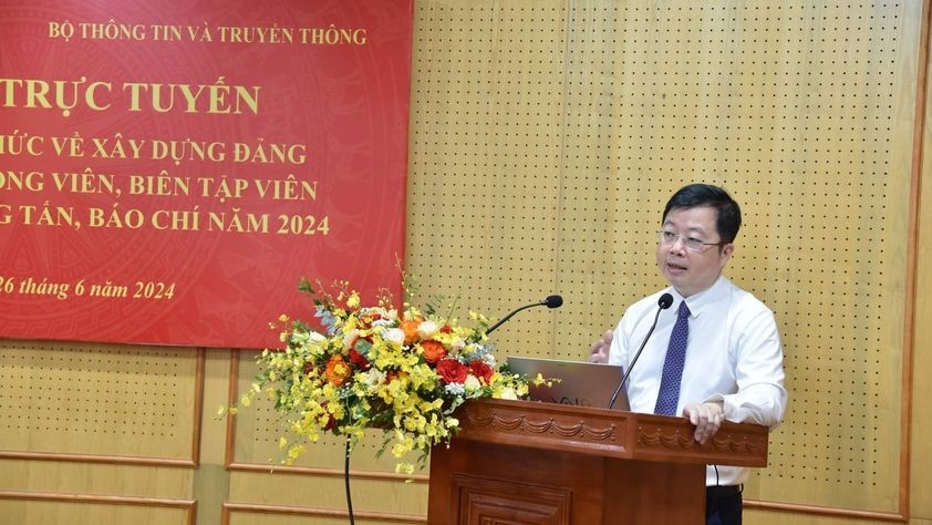 Cần đấu tranh bóc gỡ thông tin xấu độc trên không gian mạng