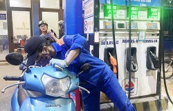 Giá xăng dầu hôm nay 27/6: Thế giới leo dốc nhẹ; trong nước, giá xăng sẽ tăng lần thứ 3 liên tiếp?