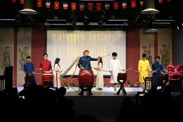 ‘Bonjour Vietnam’ với những sắc màu đặc biệt tại thủ đô Paris